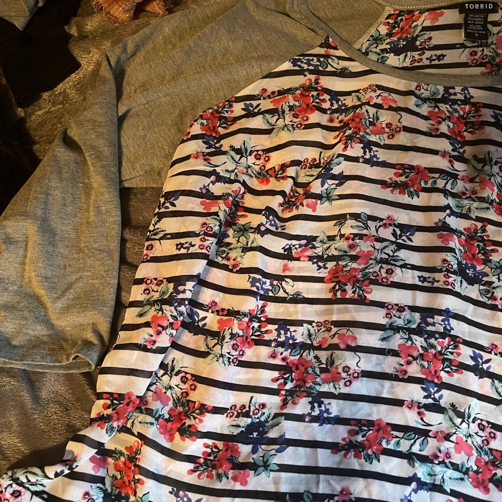 Torrid Top - Picture 2 of 6